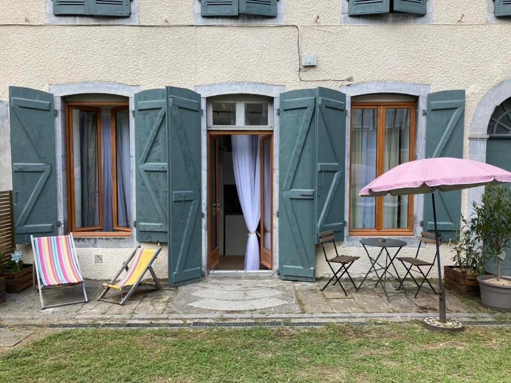 Une Maison De Famille Oloron-Sainte-Marie Luaran gambar