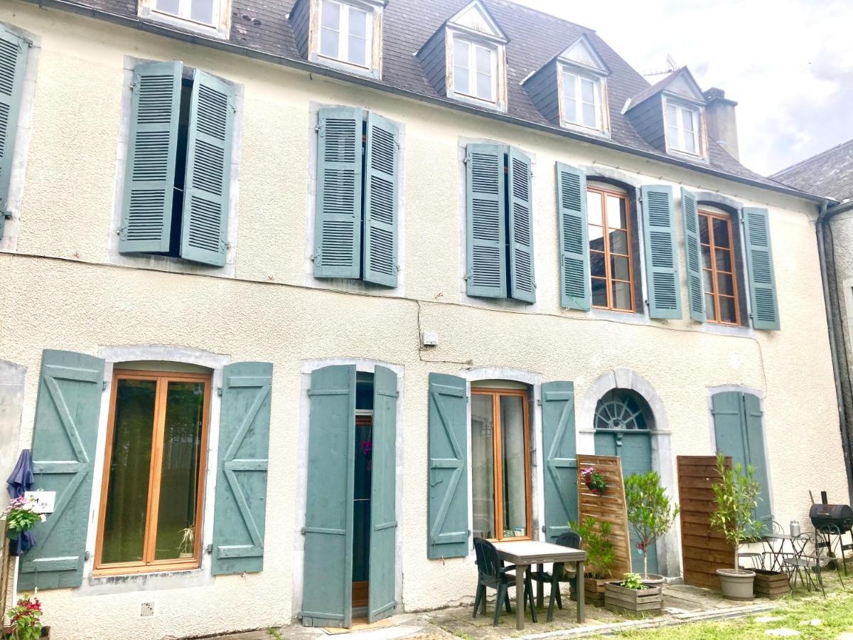 Une Maison De Famille Oloron-Sainte-Marie Luaran gambar